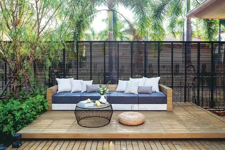 别墅庭院木平台设计的3个注意事项，让庭院更加立体